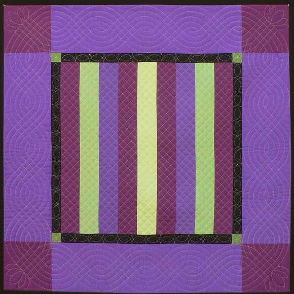 Hand made hand quilted Amish style art/wall quilt - Picture 1 of 1